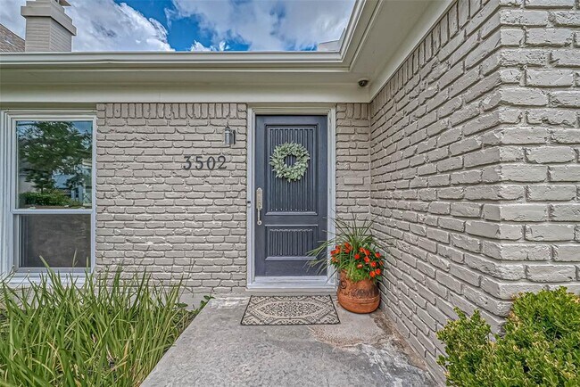 Building Photo - 3502 Glen Haven Blvd