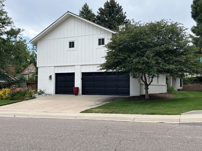 Foto del edificio - 10739 E Crestridge Cir