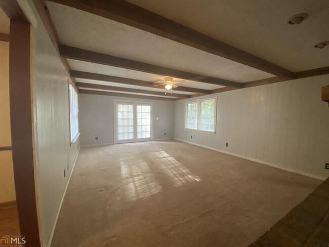 Building Photo - 1425 Flat Shoals Rd SE