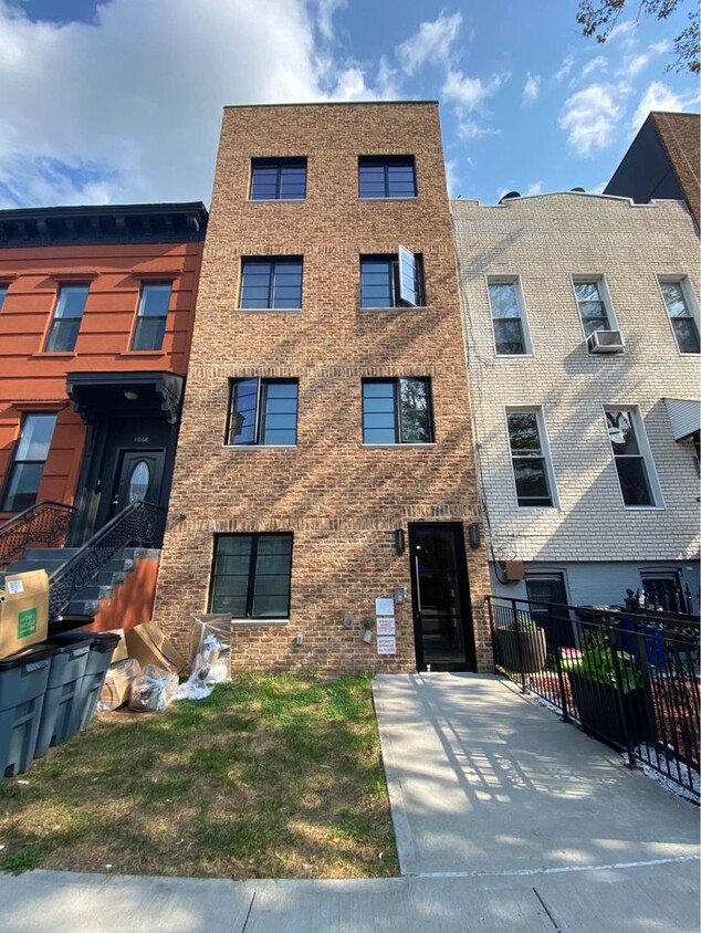 Primary Photo - 1066 Halsey St