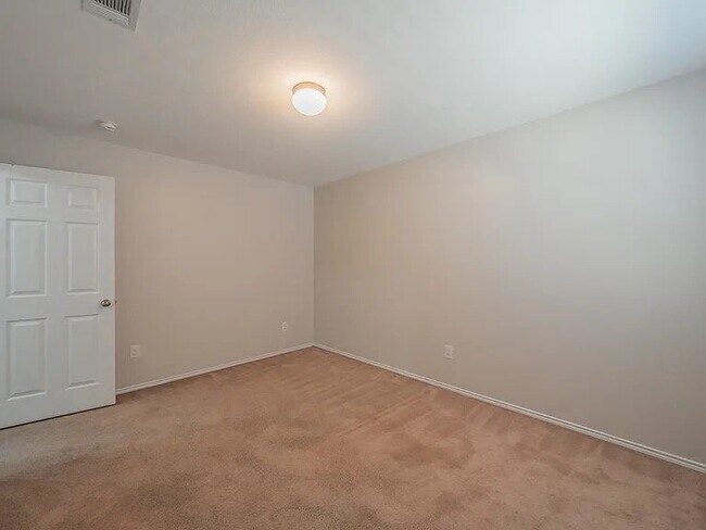 Building Photo - 7525 Berrenda Dr
