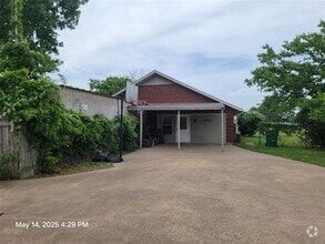 Building Photo - 2200 Floyd Hampton Rd