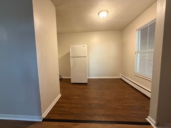 Building Photo - 421 Poplar Level Ct
