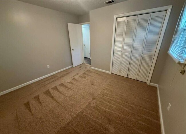 Foto del edificio - 165 Angus Ln