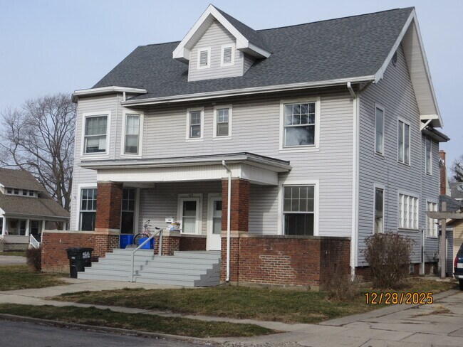 Foto del edificio - 107 W 3rd St