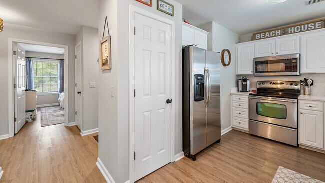 Foto del edificio - 532 Blue Stem Dr