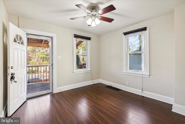 Building Photo - 947 Glenbrook Ave