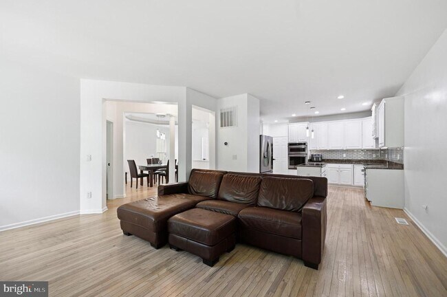 Foto del edificio - 8727 Talbott Farm Dr