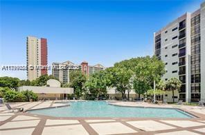 Foto del edificio - 17021 N Bay Rd