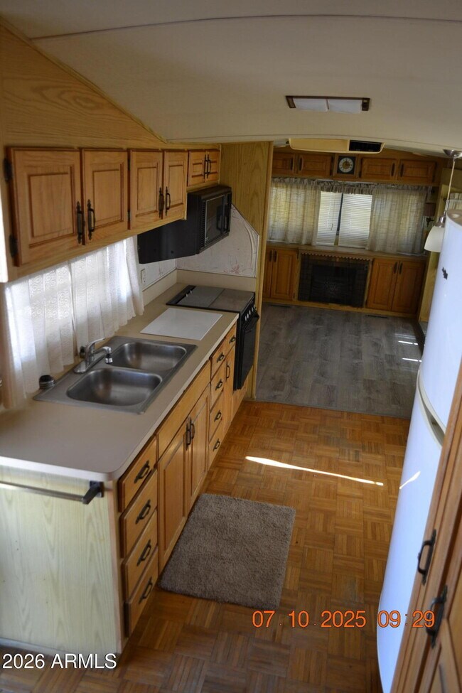 Foto del edificio - 677 S Warner Dr