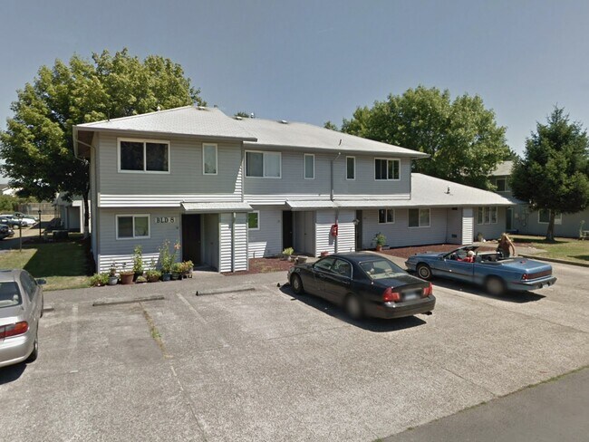 Building Photo - 511 Ridings Ave