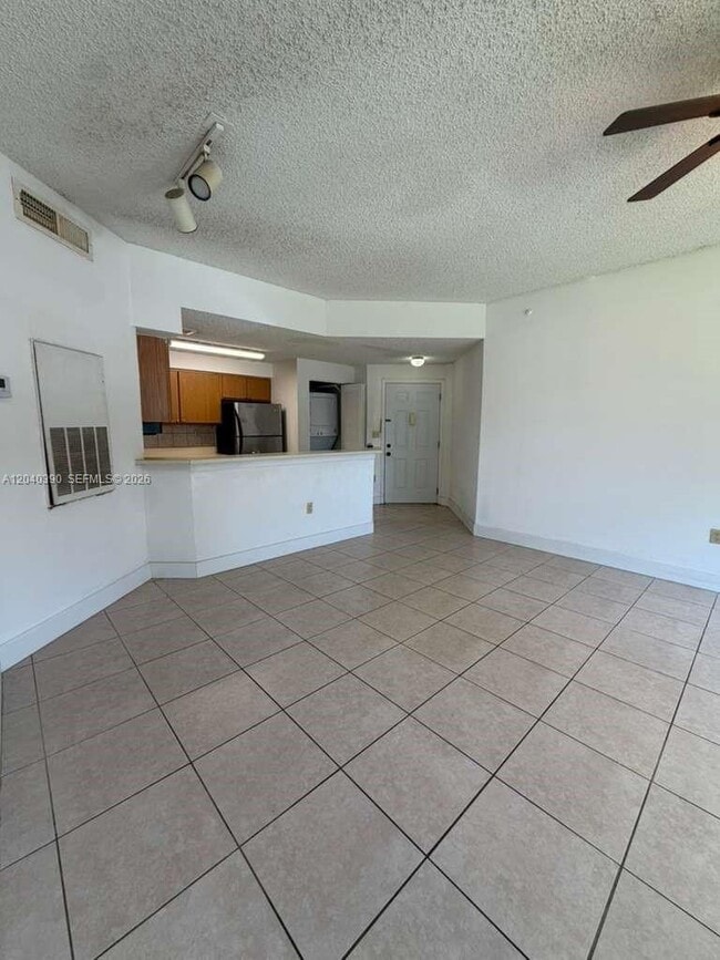 Building Photo - 2550 SW 18th Terrace
