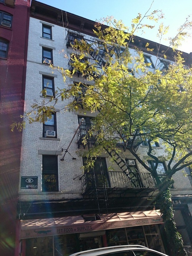 Foto del edificio - 132 Thompson St