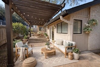 Building Photo - 6503 Robbie Creek Cove