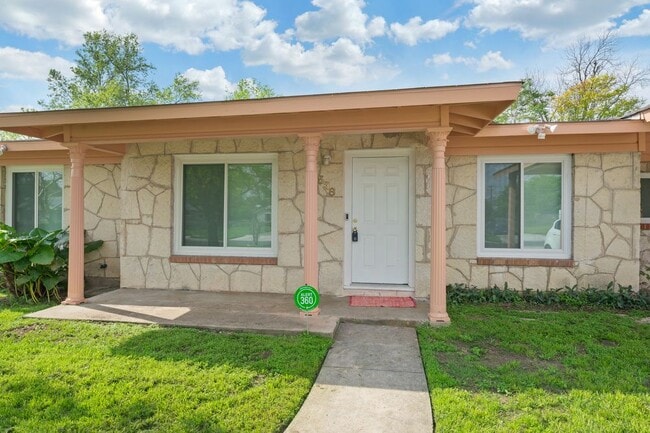 Building Photo - 538 Cumberland Rd San Antonio TX 78204