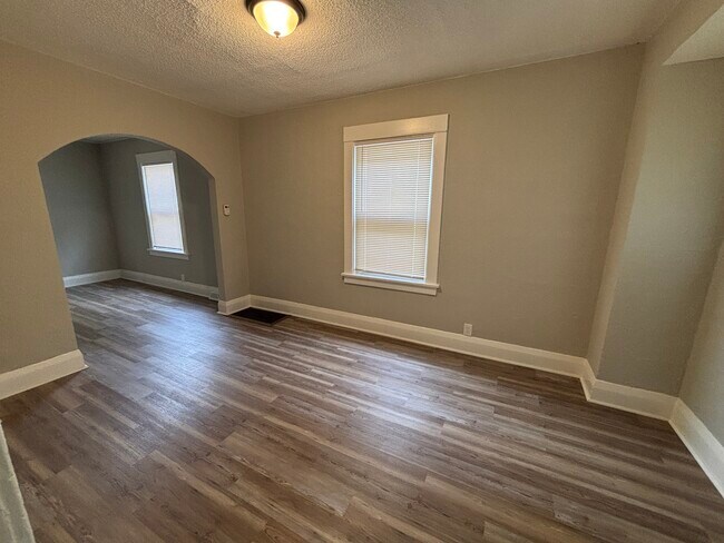 Foto del edificio - 3524 Leybourn Ave