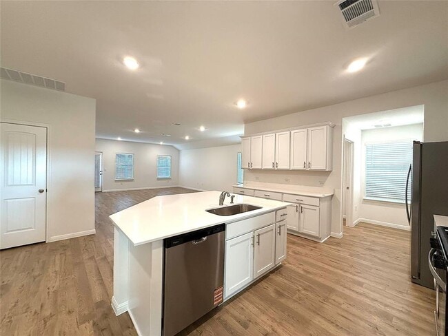 Foto del edificio - 1917 Buntline Hitch Dr