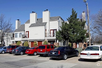 Building Photo - Summit Condominiums