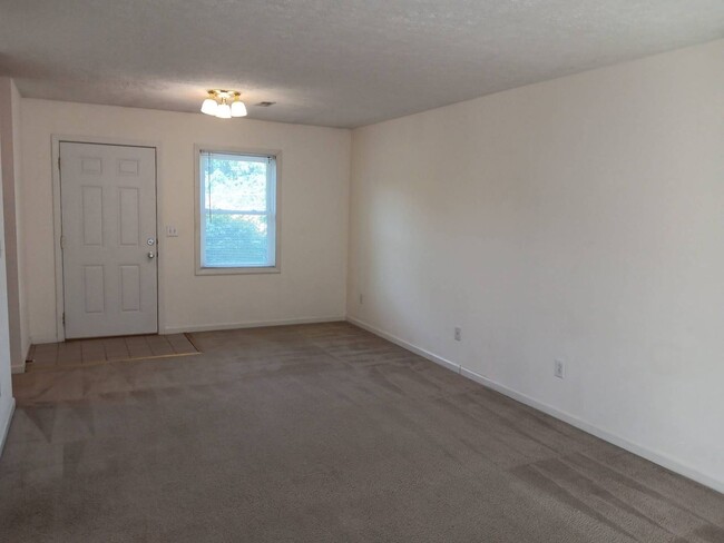 Building Photo - Blacksburg, 2 BR / 1 BA, Available Feb 14th