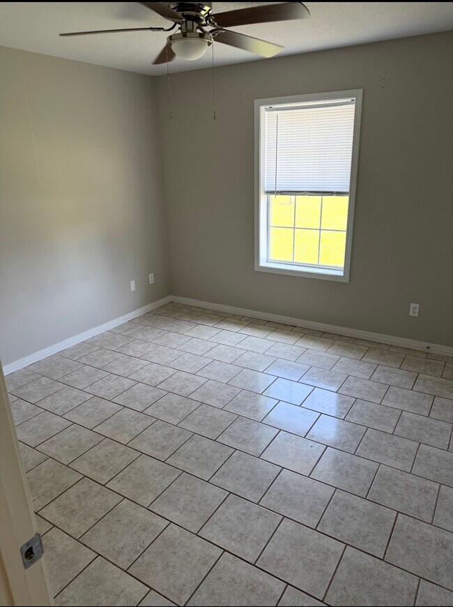 Foto del edificio - 126 Courtyard Ln