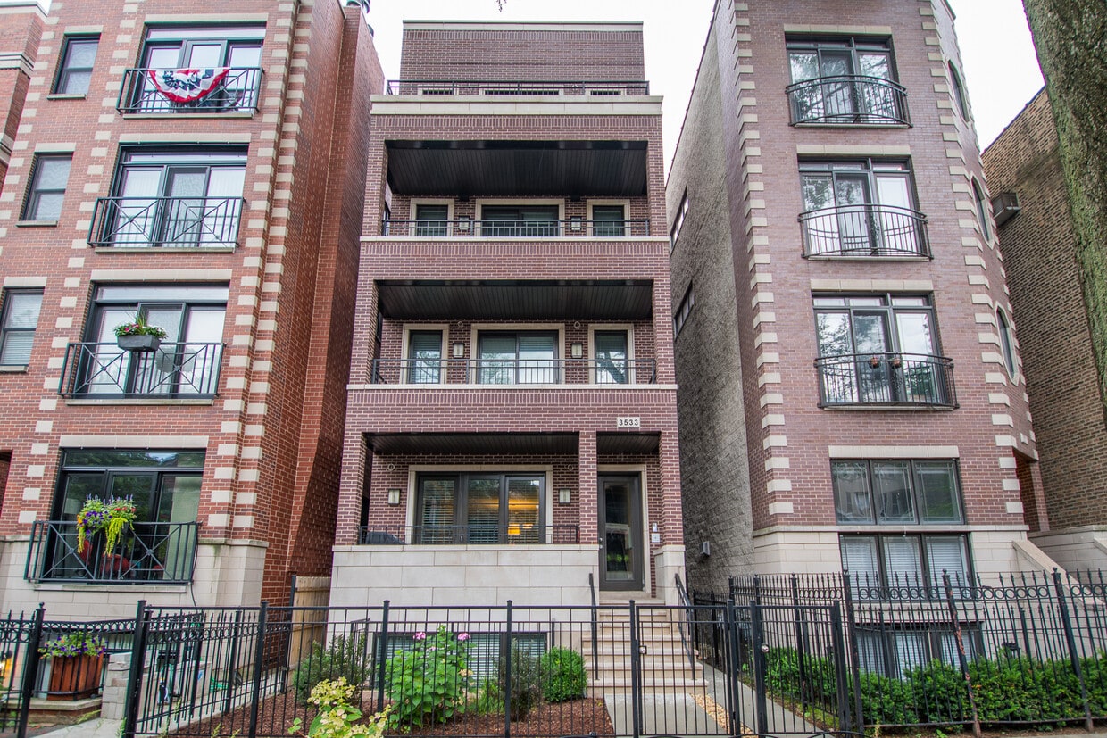 3533 N Wilton Ave Unit 3, Chicago, IL 60657 Condo for Rent in Chicago