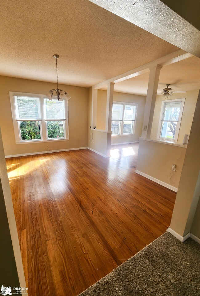 Building Photo - 501 S Presley St