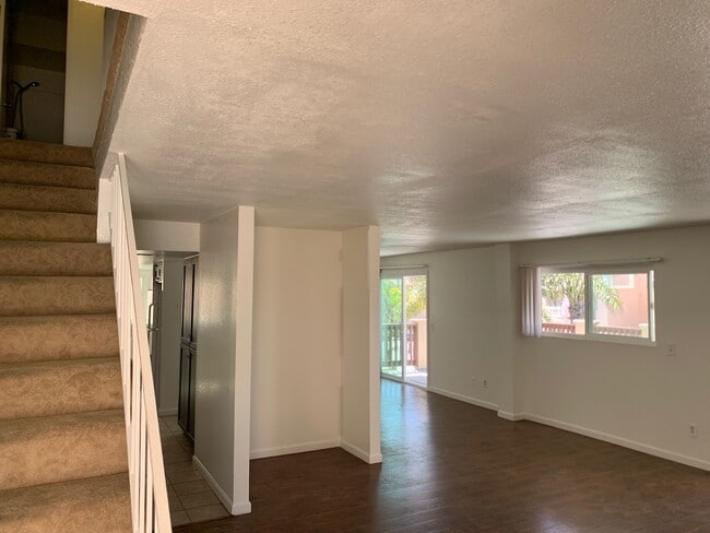 Living Room - 210 18th St