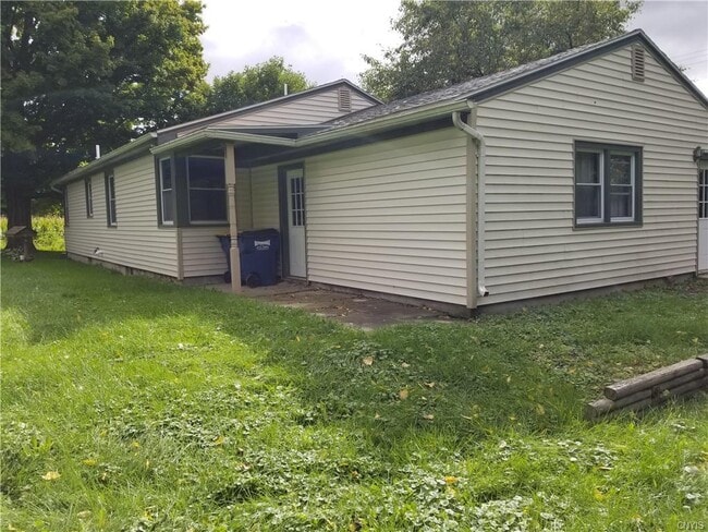 Building Photo - 2407 W Genesee Turnpike