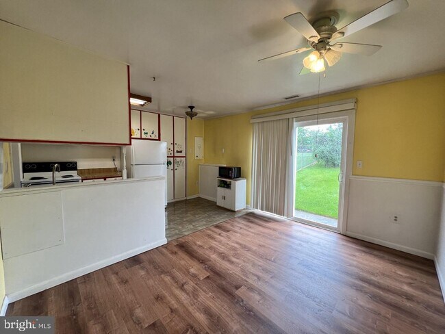 Building Photo - 453 Berry Ct