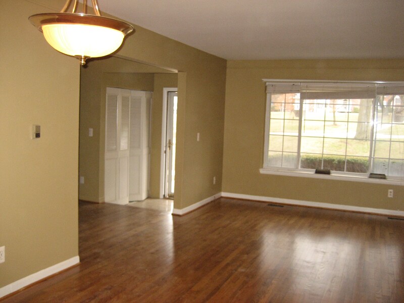 619 E Fox Hills Dr, Bloomfield Township, MI 48304 Townhouse for Rent