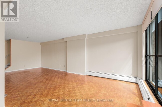 Photo du bâtiment - 515-515 St. Laurent Blvd