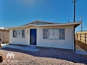 Building Photo - 893 W Carey Ave