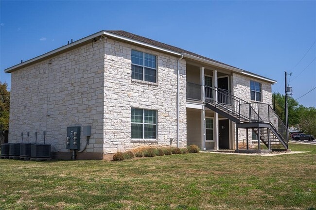 Foto del edificio - 304 Stubblefield Ln