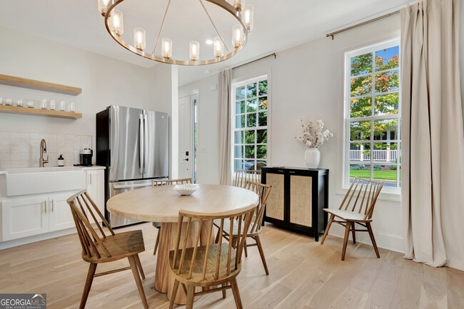 Building Photo - 11 Bourbon St