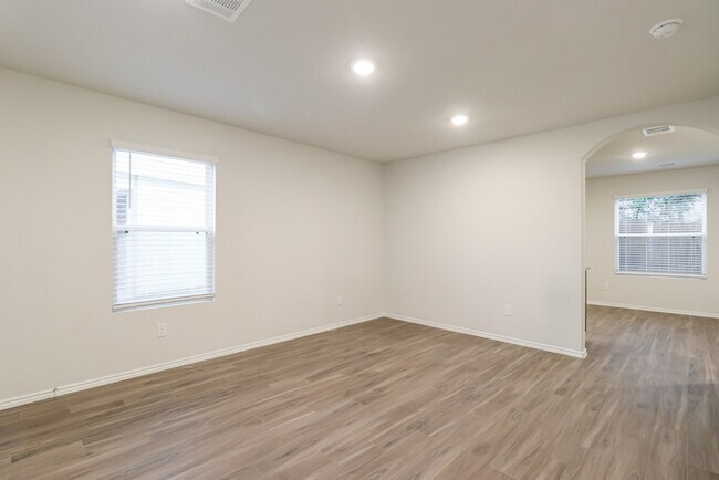 Building Photo - Rivers Edge - 13504 Stonecat Dr., Conroe, ...