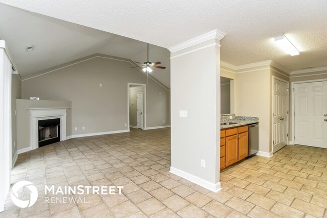 Building Photo - 818 White Oak Ln