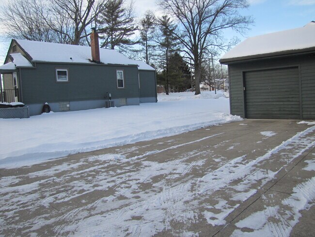 Foto del edificio - 9982 Zig Zag Rd