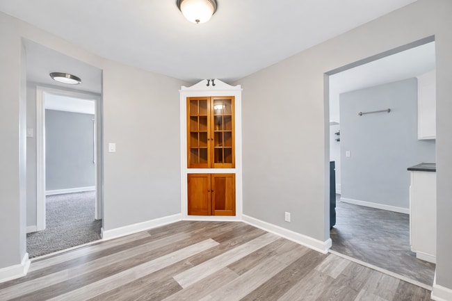 Building Photo - 2 Bedroom Plain Township Ranch for Rent