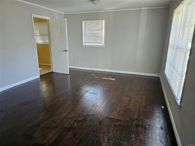 Building Photo - 1352 Devonshire Dr