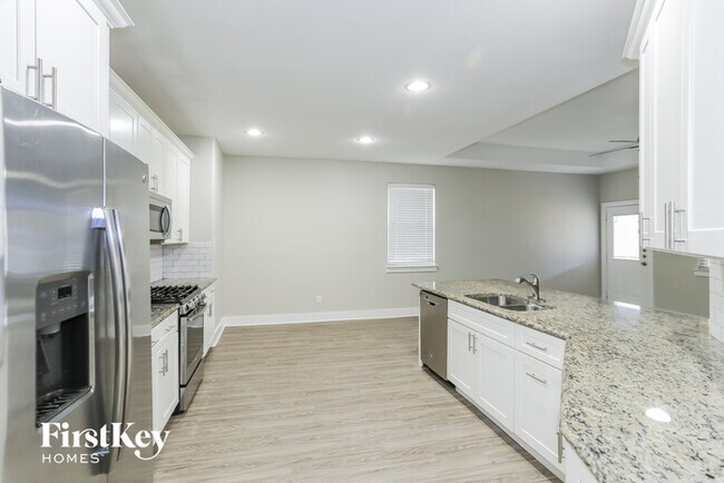 Building Photo - 19 Bluebird Ln
