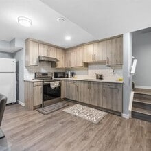 Building Photo - 124 Savanna Dr NE