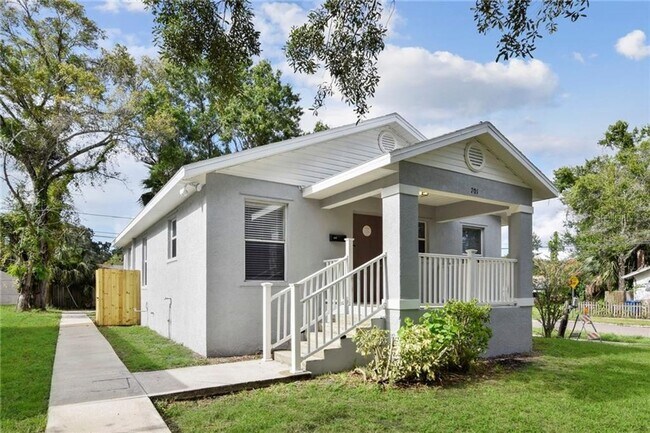 Building Photo - Lovely Bartlett Park Home