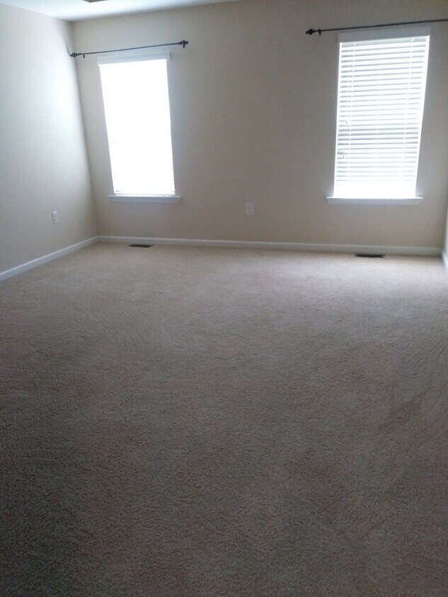 Foto principal - 5212 Maplechase Lane
