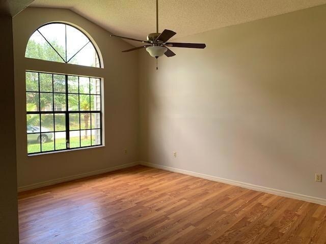 Foto del edificio - 1098 Elmsford St NW