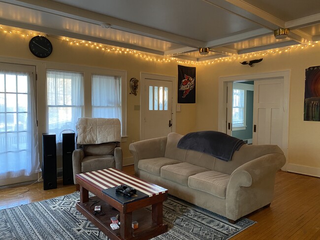LIVING ROOM - 2320 Knapp St