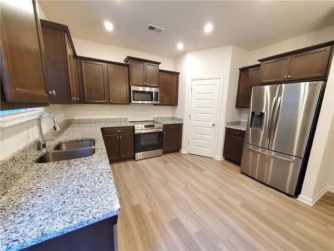 Building Photo - 143 Sawgrass Dr