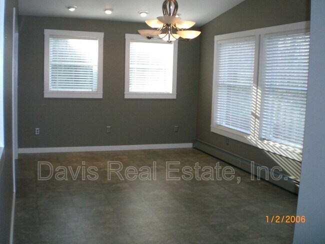 Building Photo - 15 Gottshall Dr