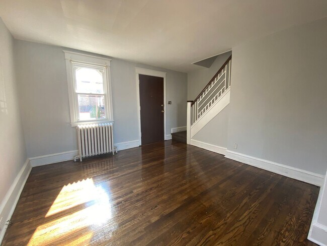 Building Photo - Renovated 2 Bedroom, 1 Bath in Upper Darby