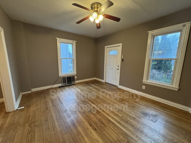 Foto del edificio - 1009 Corbett St