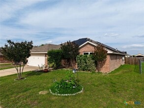 Building Photo - 4400 Esta Lee Ave